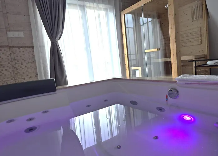 Cinque Stelle Private Jacuzzi And Sauna Apartamento *